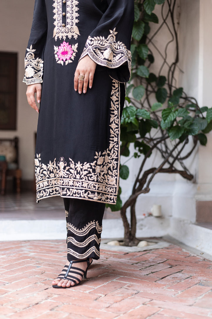 AZRA CREPE KURTA SET