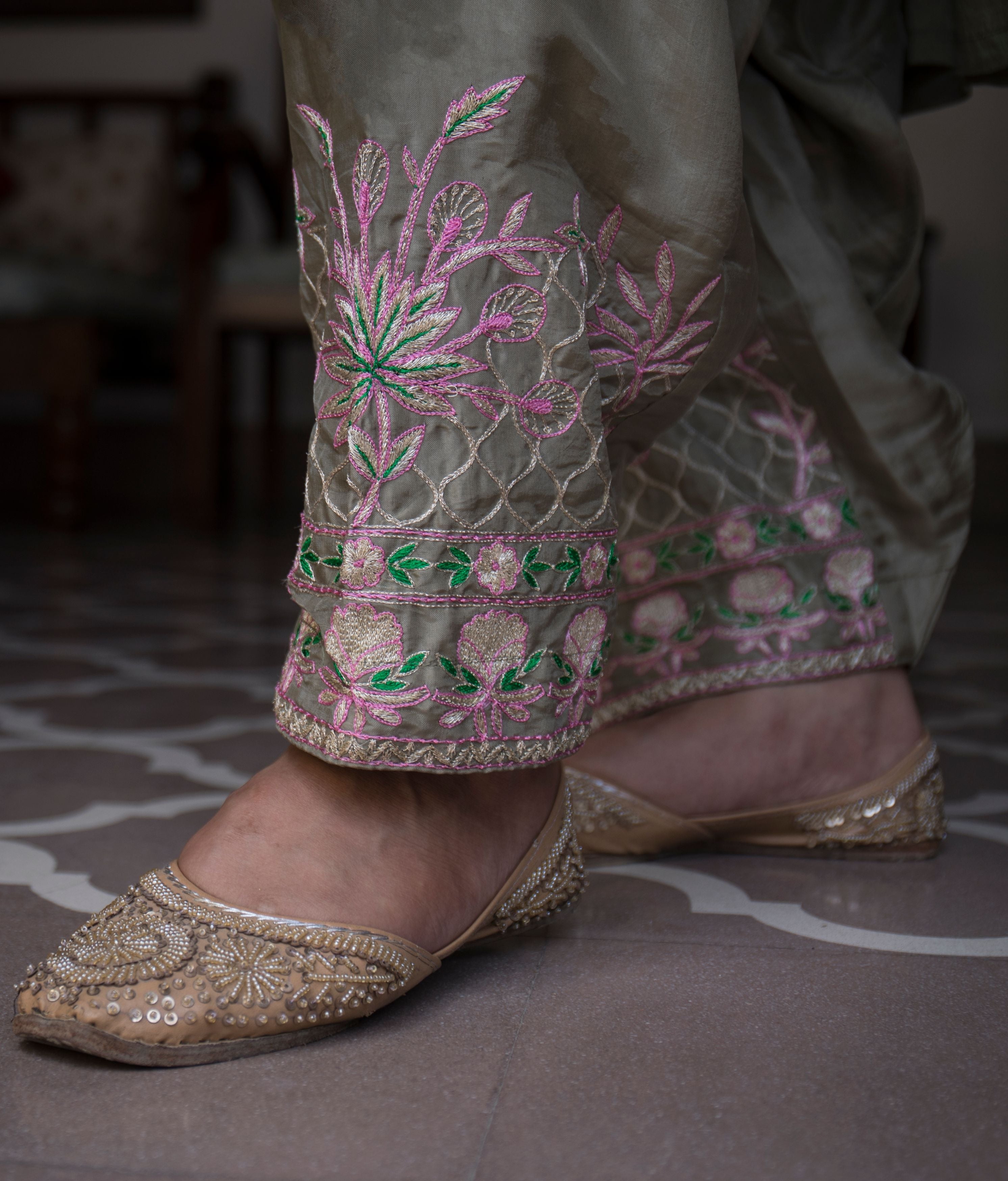 ALAYNA SILK KURTA SET