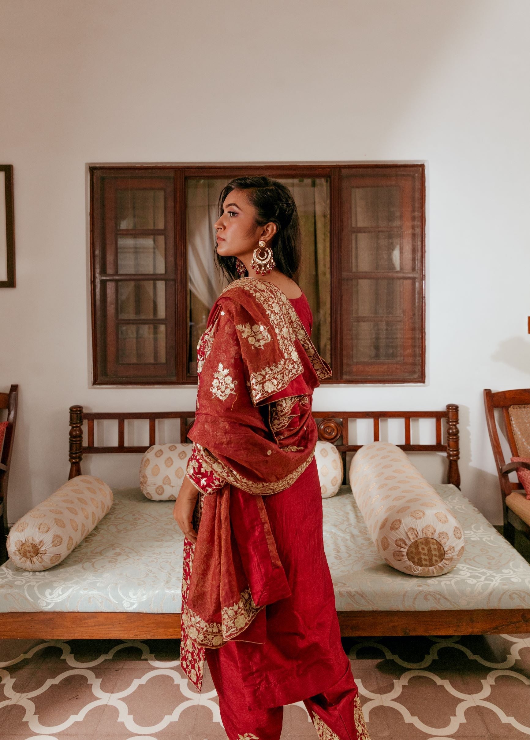 AMIRA TAFTA SILK KURTA SET
